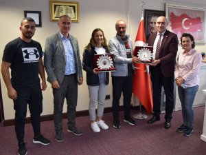 Tokyo Olimpiyatları’nın Kahramanlarından Buse Naz Çakıroğlu Hedeflerini Anlattı