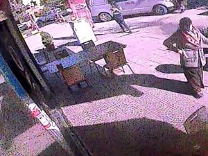 Aracın Yaşlı Kadına Çarpma Anı Kamerada
