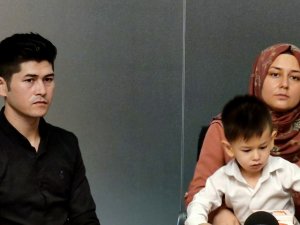 2 Yaşındaki Afganlı Çocuğa Biyonik Kulak Takıldı