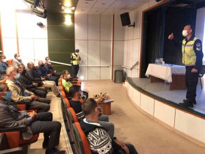 Ahlat’ta Servis Şoförlerine Yönelik Bilgilendirme Semineri