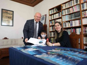 Minik Okurlar İçin İmza Günü