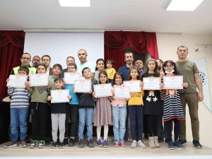 Kahta’daki Üstün Yetenekli Öğrencilere Sertifikaları Verildi