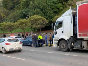 Tır, Otomobile Çarptı