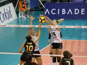 Sultanlar Ligi: Eczacıbaşı Dynavit: 2 - Vakıfbank: 3