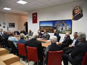 Rektör Çakar, Tıbbi Ve Aromatik Bitki Yetiştiriciliğini Anlattı