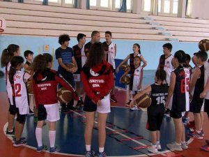 Hasketbol Kulübü’nde 42 Kardeş Antrenmanlarını Sürdürüyor