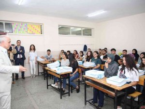 Akdeniz Belediyesinin Ücretsiz Üniversiteye Hazırlık Kurslarına Kayıtlar Başladı