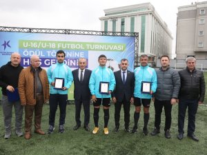 Küçükçekmece Belediyesi Başkanlık Turnuvası’nda Şampiyonlar Belli Oldu