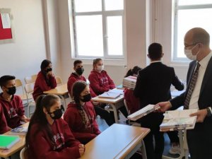 Esendere Belediyesi Sınırda Bulunan Öğrencilere Kitap Hediye Etti