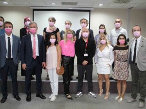 Prof.dr. Özdoğan," Her Kadın Ayda Bir Kez 5 Dakika Ayna Karşısında Memesini Muayene Etsin"