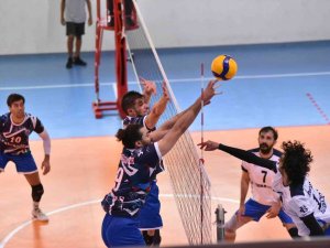 Efeler, İ̇zmir Deplasmanında