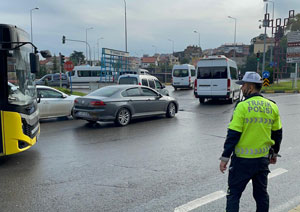 Trabzon'da 10 aracın karıştığı kazada hasar meydana geldi