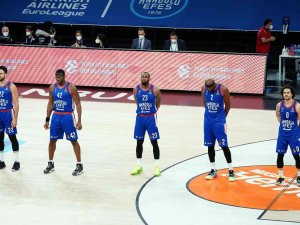 Anadolu Efes, Milano Deplasmanında