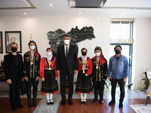 Kartepe Halk Oyunlarında Birinci Oldu
