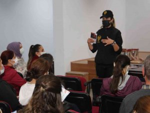 250 Kursiyere ‘En İ̇yi Narkotik Polisi Anne’ Projesi Anlatıldı