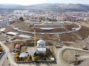 Yumurtatepe Bölge Parkı Çalışmaları Hızla Devam Ediyor
