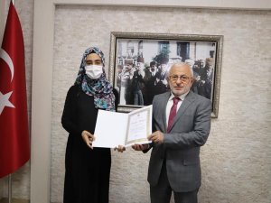 Müftü Akkuş’tan Gönüllü Destekçilere Teşekkür Belgesi