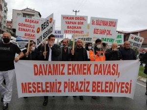 İ̇şyerleri Belediye Tarafından Haksız Yere Mühürlendiğini İddia Eden Esnaf İlçede Davullu Zurnalı Protesto Yürüyüşü Yaptı
