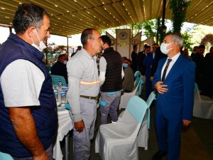 Başkan Çınar, Temizlik İşler Müdürlüğü Ekipleriyle Bir Araya Geldi