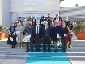 Isıf’21 Heyeti Başarılarını Rektör Çomaklı İle Paylaştı