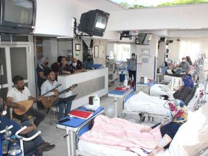 Diyaliz Hastalarına Müzikli Terapi