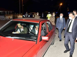 Vali Taşbilek’ten Gece Yarısı Trafik Denetimi