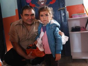 Diyadin’de Öğrencilere Ayakkabı Dağıtımı Yapıldı