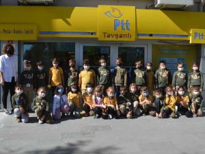 Öğrenciler Ptt’den Mektup Gönderdi