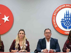 İ̇bbsk, Buz Hokeyi Takımına İlk Transferlerini Yaptı
