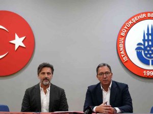 İ̇bbsk Kadın Buz Hokeyi Takımı Deniz İ̇nce’ye Emanet