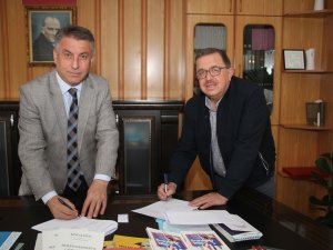 Kula’da ’Her Kahvehane Bir Kütüphane’ Projesi Başladı