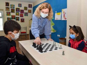 Çocuklar Hem Eğleniyor Hem De Kendilerini Geliştiriyor