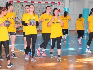 Hentbolda Hedef Galibiyet