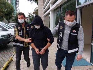 "Hukuk Fakültesi Bitirip Savcı Oldum" Diye Ailesini Kandıran Genç Sahte Savcı Kimliği Kullanınca Tutuklandı