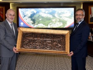 Yök Başkan Vekili Kapıcıoğlu: “Omü Tıp Fakültesi, Yeni Kurulan Tıp Fakültelerine Hamilik Yapıyor”