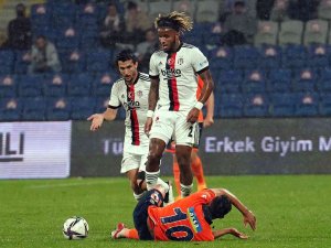 Süper Lig: Medipol Başakşehir: 3 - Beşiktaş: 2 (Maç Sonucu)