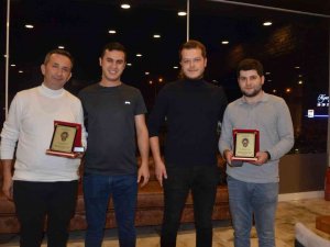 Tayini Çıkan Ve Emekli Olan Polislere Veda Yemeği