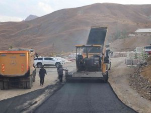 Hakkari’de Asfalt Çalışması