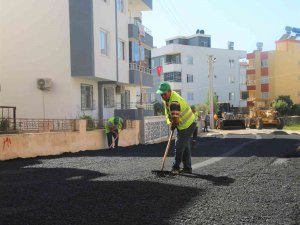 Toroslar’da Asfalt Çalışması Sürüyor