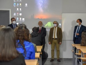 Rektör Beydemir, Tıp Fakültesi Öğrencilerini Ziyaret Etti