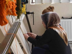 Bitlis Belediyesinden Halı Kilim Dokuma Kursu