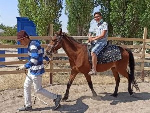 Tomarzalı Çocuklara At Ve Ok Atıcılığı Eğitimi