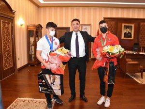 Vali Tekbıyıkoğlu, Şampiyon Kardeşleri Kabul Etti