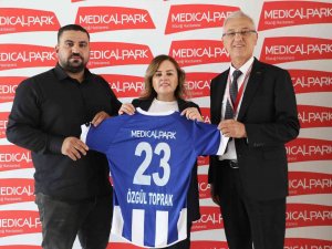 Medical Park Elazığ Hastanesi, Elazığ Karakoçan Fk’nın Sağlık Sponsorluğu Anlaşmasını Yeniledi