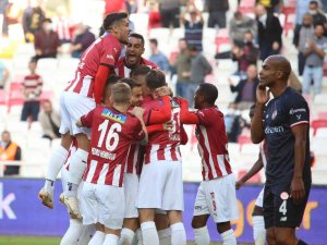 Süper Lig: Sivasspor: 1 - Antalyaspor: 0 (Maç Devam Ediyor)