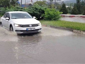 Karabük’te Sağanak Ve Dolu Etkili Oldu