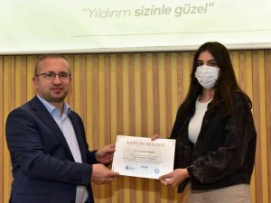 Yıldırım Belediyesi, Fotoğrafı Sanata Dönüştüren Gençleri Keşfediyor