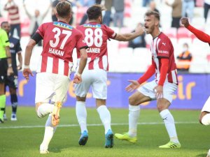 Caner Osmanpaşa Ligdeki İlk Golünü Attı