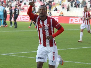 Olarenwaju Kayode, Gol Sayısını 2’ye Yükseltti