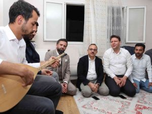 Başkan Sürekli’den Gençlerle Türkülü Sohbet